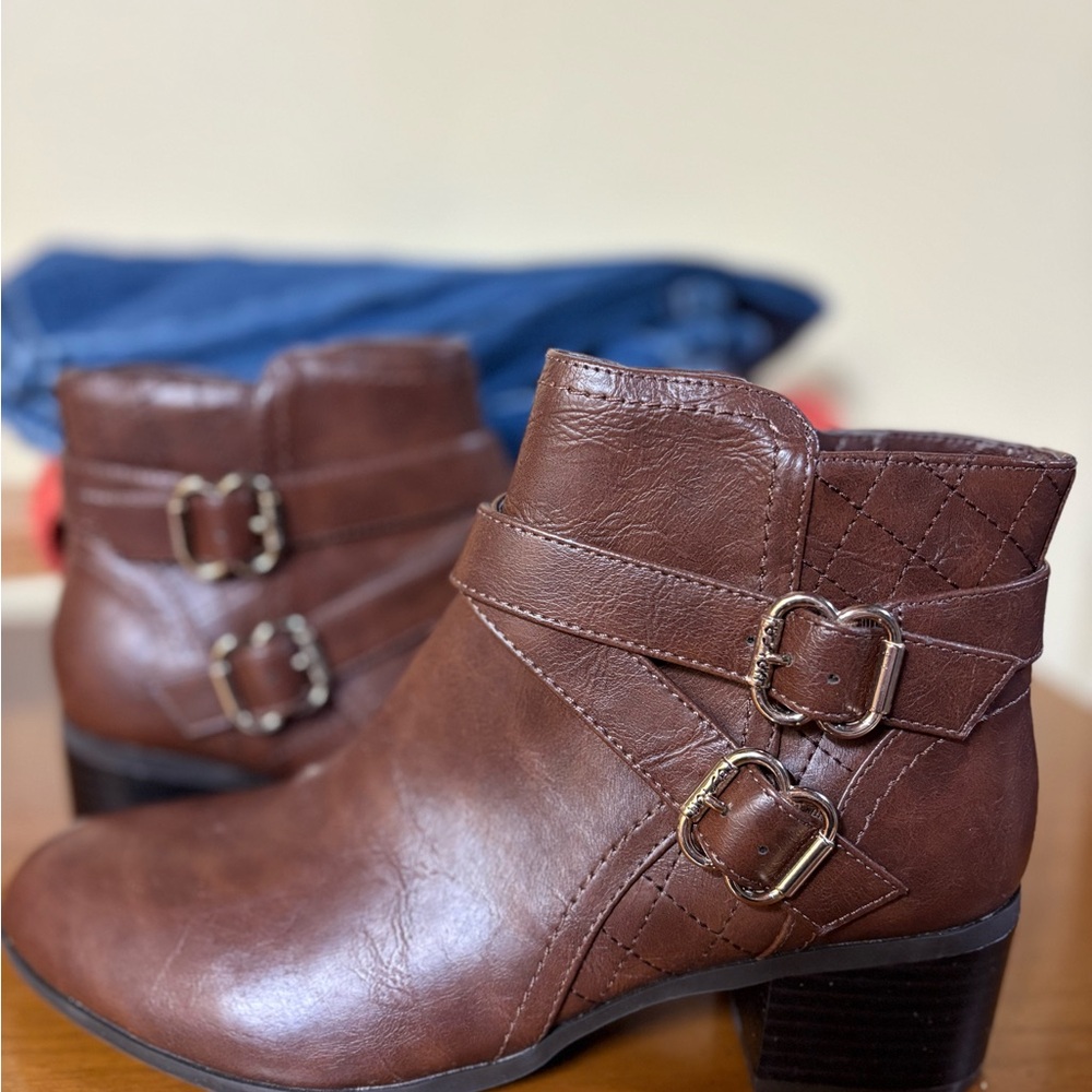 Unisa Brown Leather Like Ankle Boots